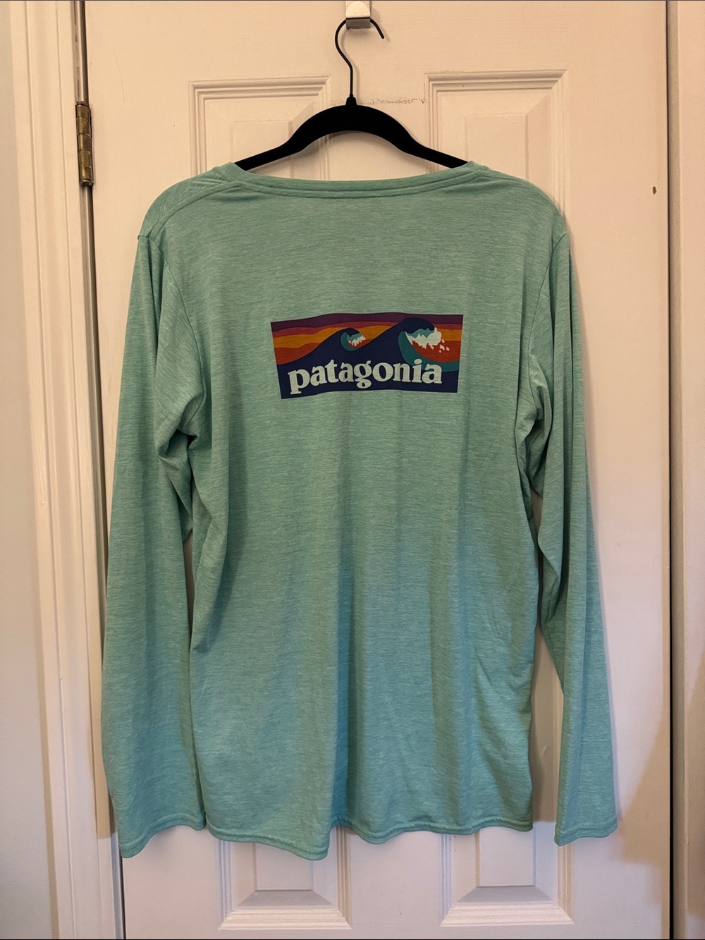 VGUC Patagonia Worn Wear Long-Sleeved Capilene® Cool Daily Shirt Boardshort Logo - Picture 9 of 9